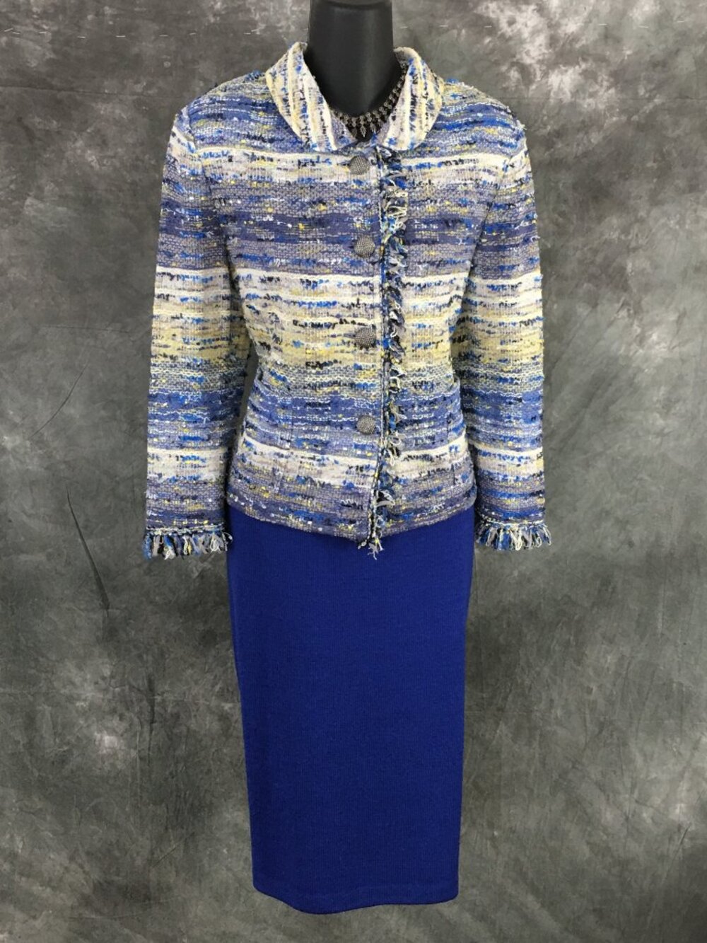 BEAUTIFUL St John knit blue yellow white fringe jacket skirt suit size 8